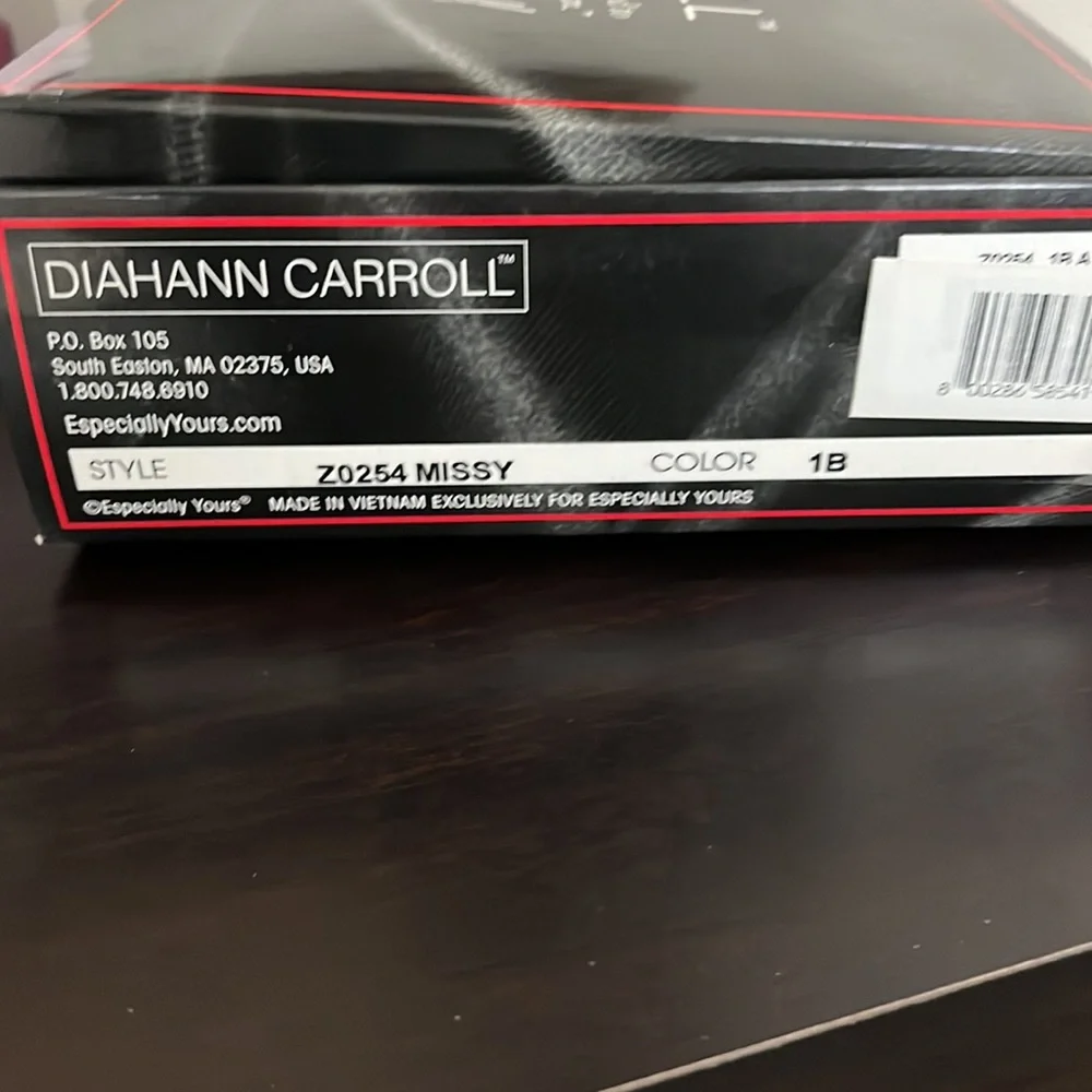 Diahann Carroll Missy Wig - Picture 9 of 9